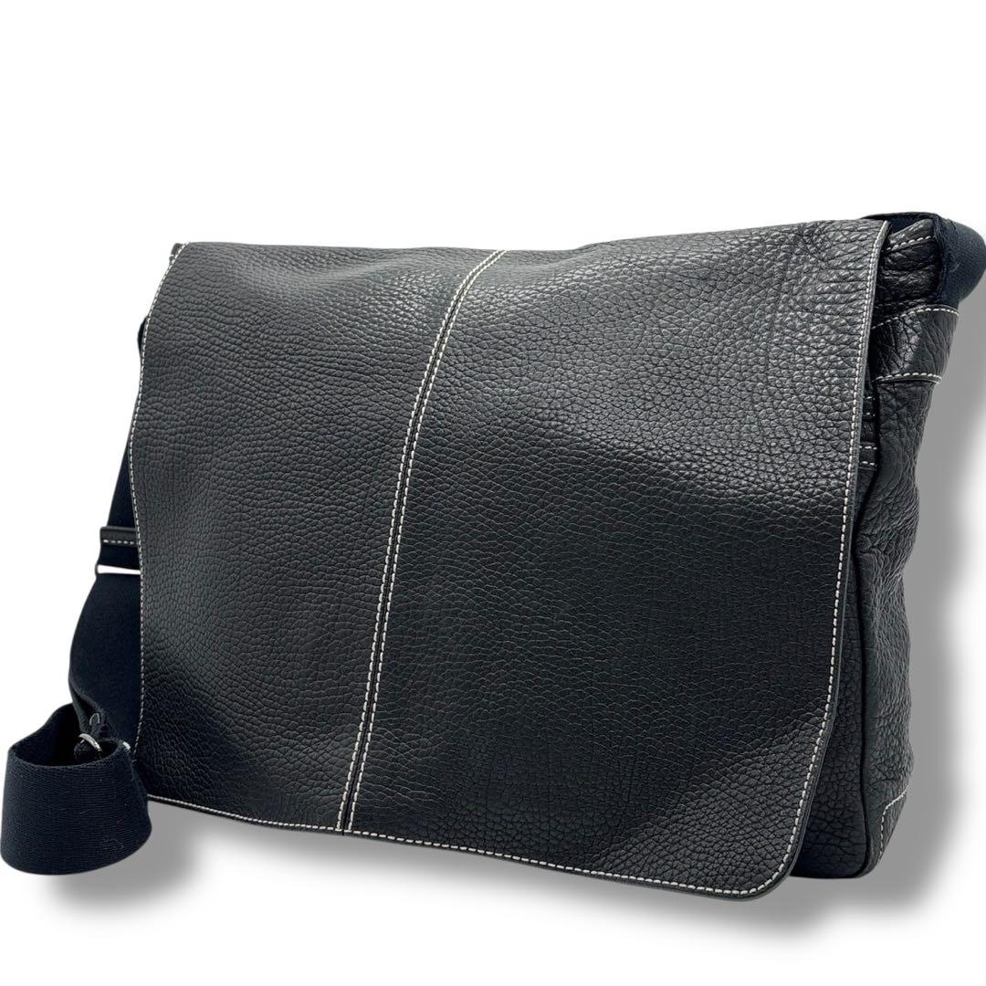 希少　トッズ　メッセンジャーバッグ　ショルダーバッグ　レザー　ブラック　A4