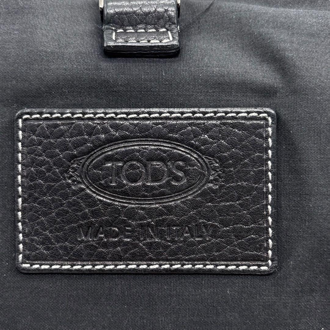 希少　トッズ　メッセンジャーバッグ　ショルダーバッグ　レザー　ブラック　A4