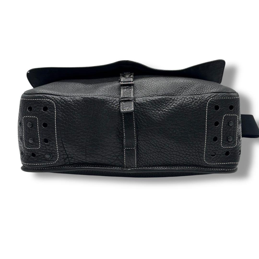 希少　トッズ　メッセンジャーバッグ　ショルダーバッグ　レザー　ブラック　A4