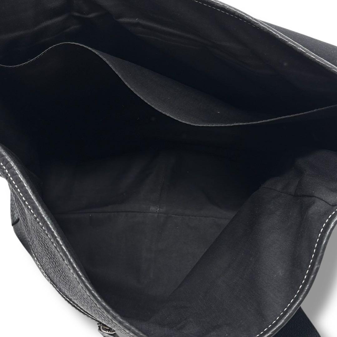 希少　トッズ　メッセンジャーバッグ　ショルダーバッグ　レザー　ブラック　A4