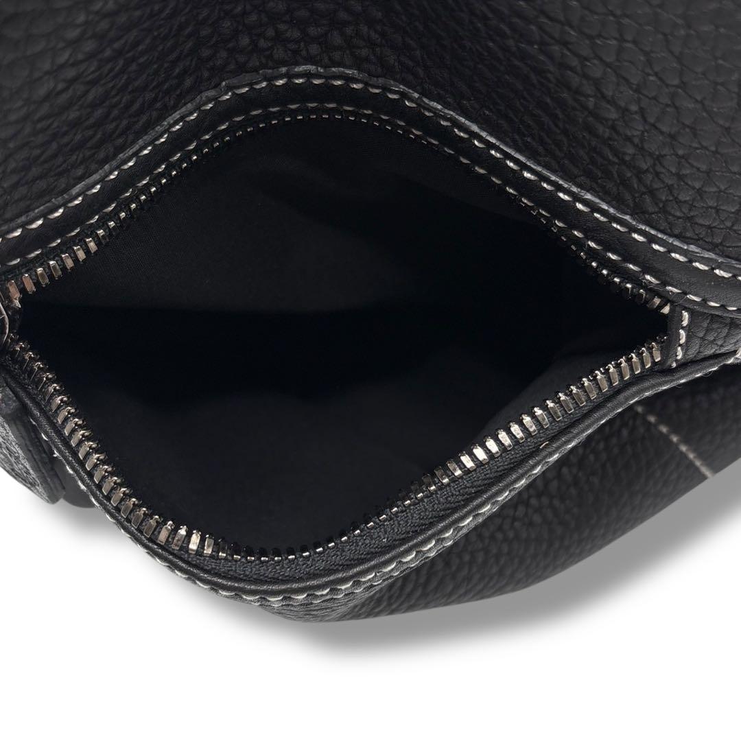 希少　トッズ　メッセンジャーバッグ　ショルダーバッグ　レザー　ブラック　A4