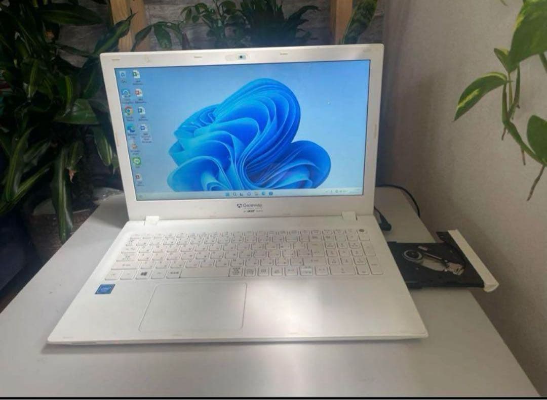 Gateway 大容量ノートパソコンカメラ付き✨初期設定済み✨すぐ使える♪初心者