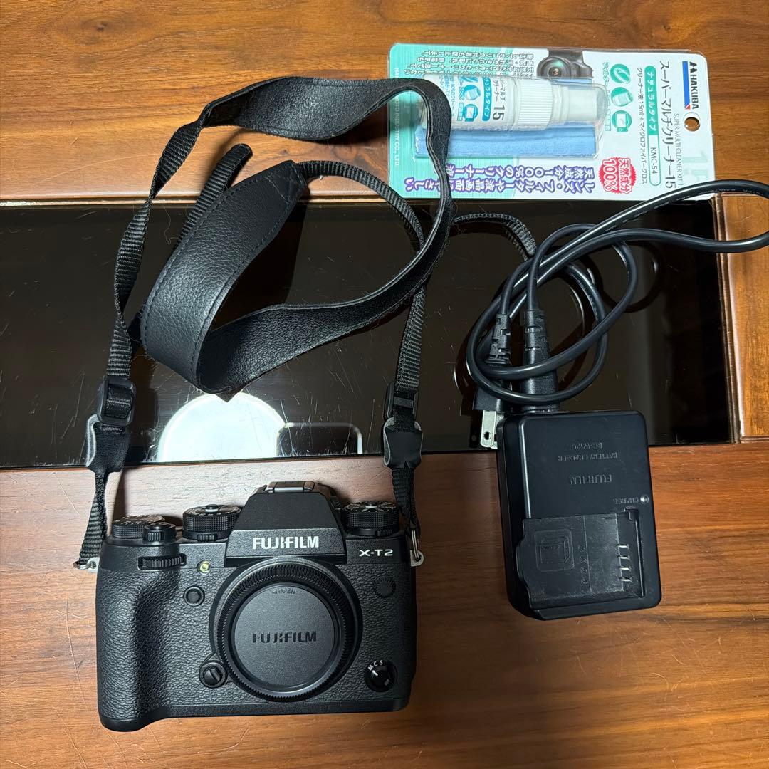 FUJIFILM X-T2 ミラーレスカメラ 本体と充電器