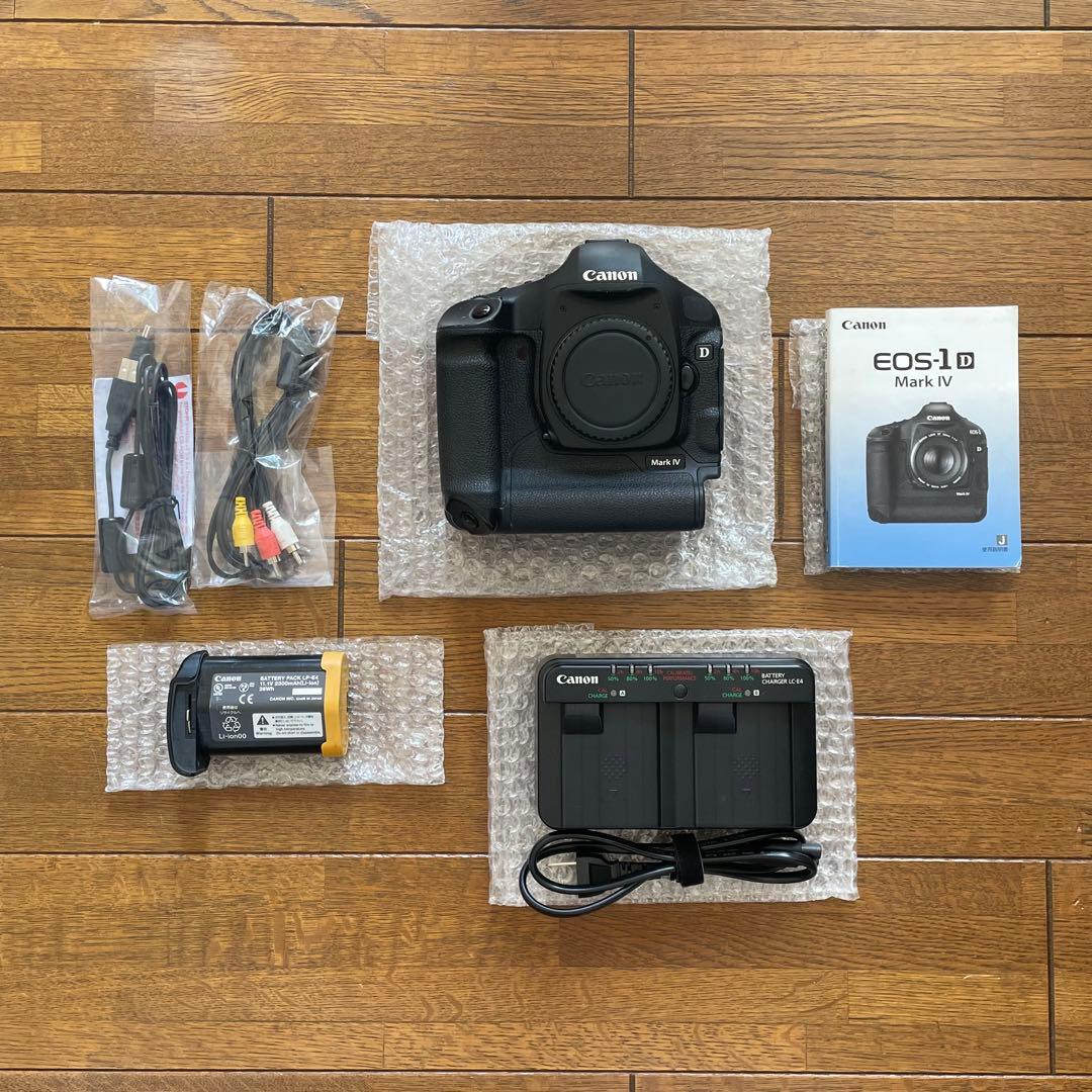 Canon EOS-1D Mark IV / 本体と付属品