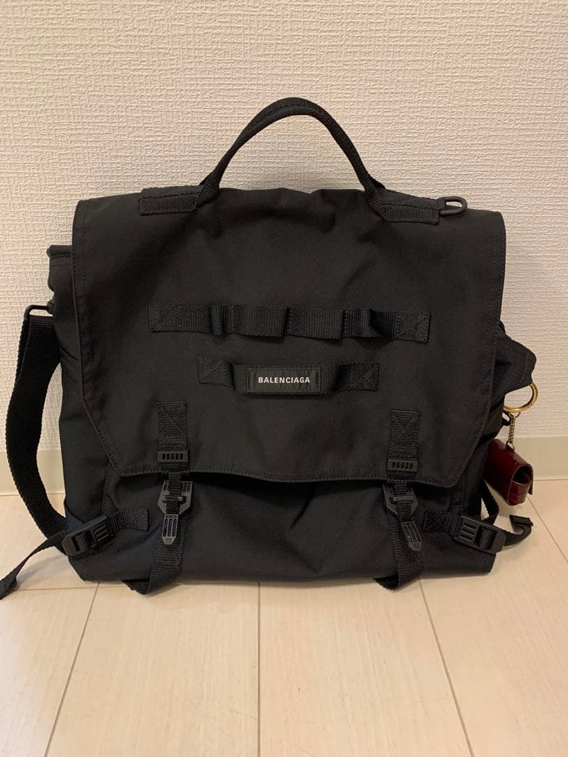 BALENCIAGA メッセンジャーバッグ ブラック ARMYMESSENGER