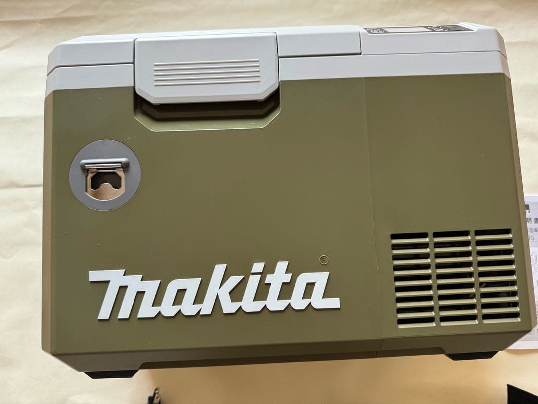 T*T様 Makita 充電式保冷庫 CW003GZO
