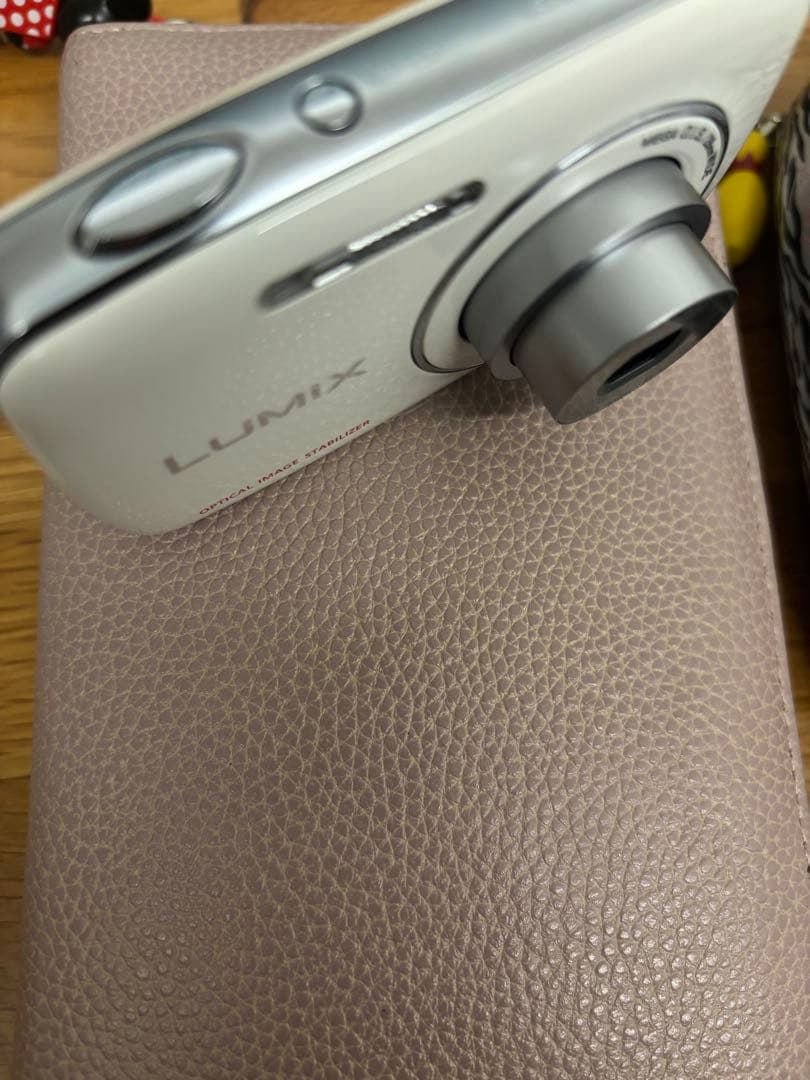 デジタルカメラ Panasonic LUMIX DMC-S1