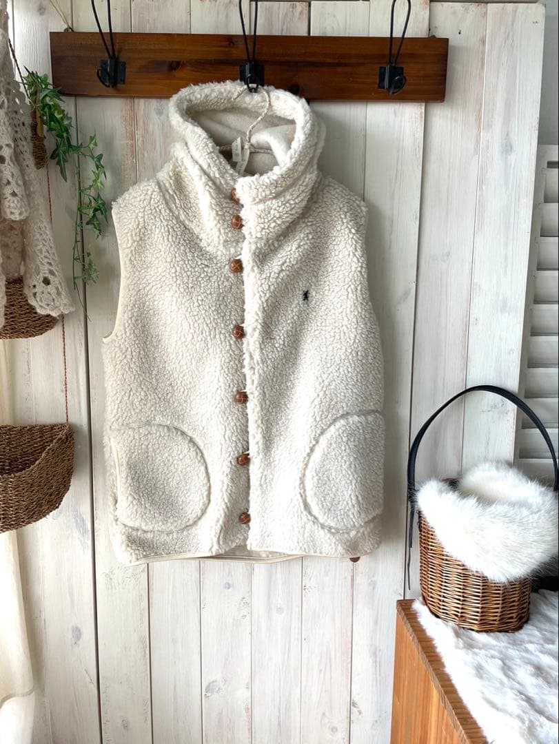 新品タグ付きGymphlex ボアベストURBAN RESEARCH DOORS