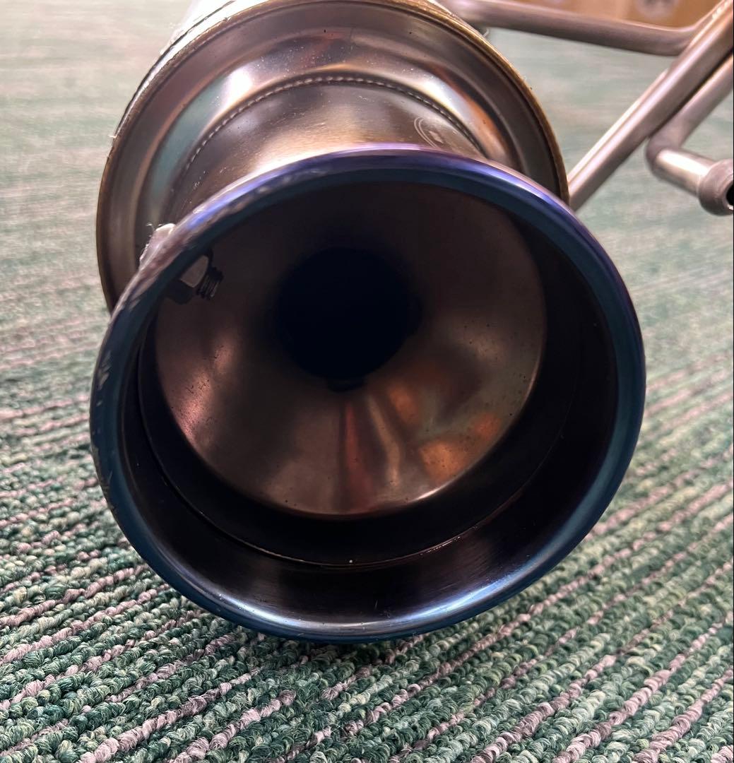 ホンダ スパイク・フリードから取り外したマフラーです。