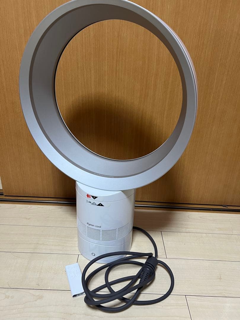 DYSONCOOLダイソン扇風機AM06テーブルファン30㌢