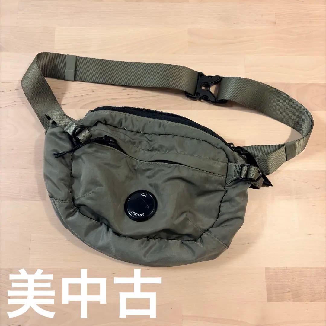 美品 C.P. COMPANY ボディバッグ レンズ付き シェルポーチ オリーブ