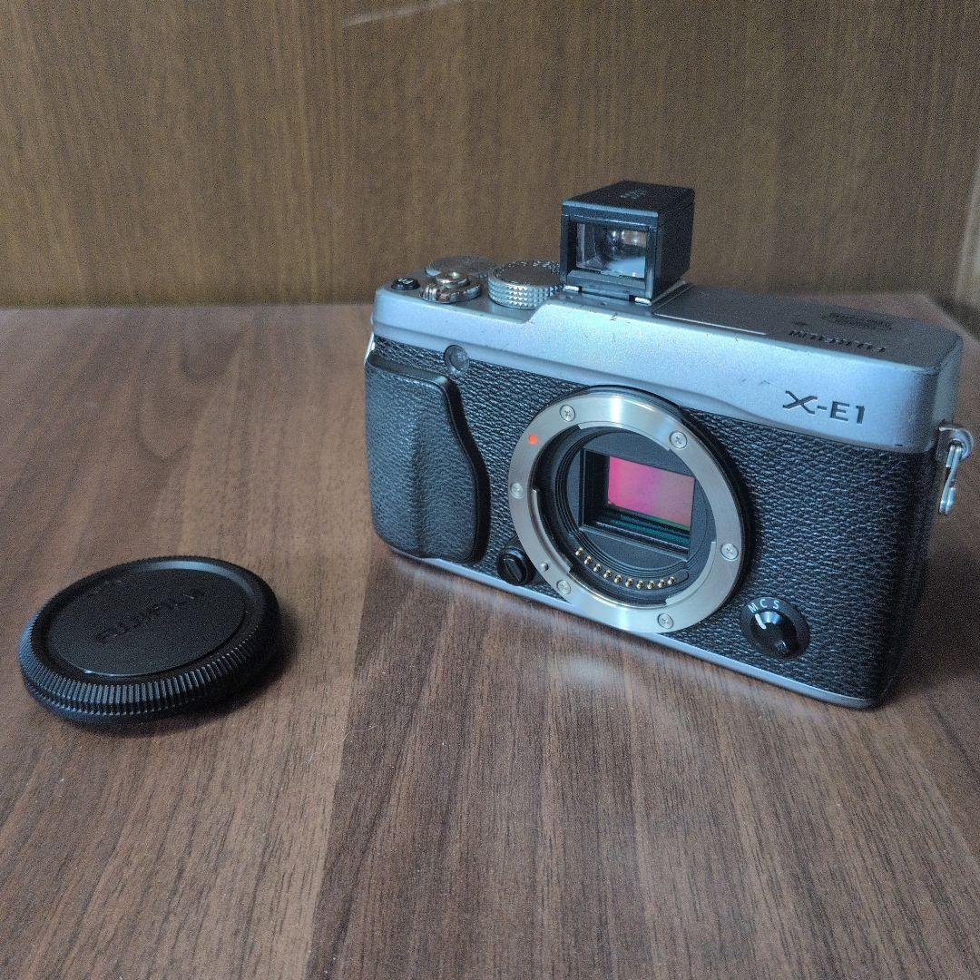 の*べ様 Fujifilm X-E1 ミラーレスカメラ シルバー