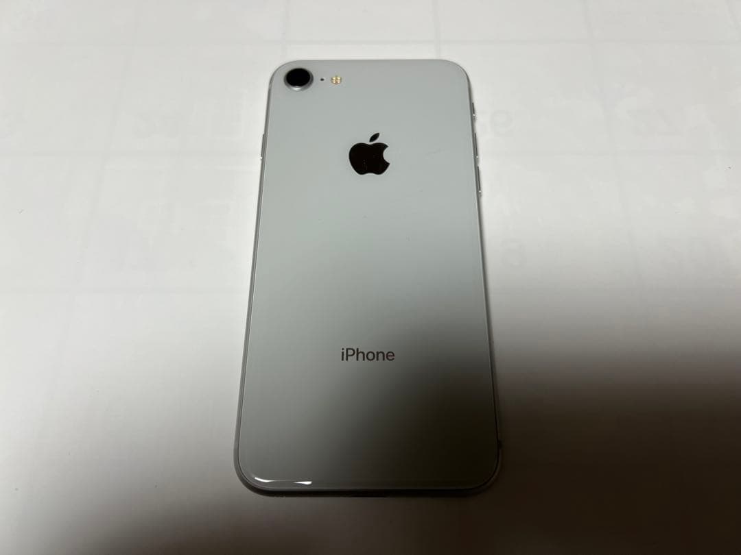 香港版 iPhone8 256GB シルバー SIMフリー 美品