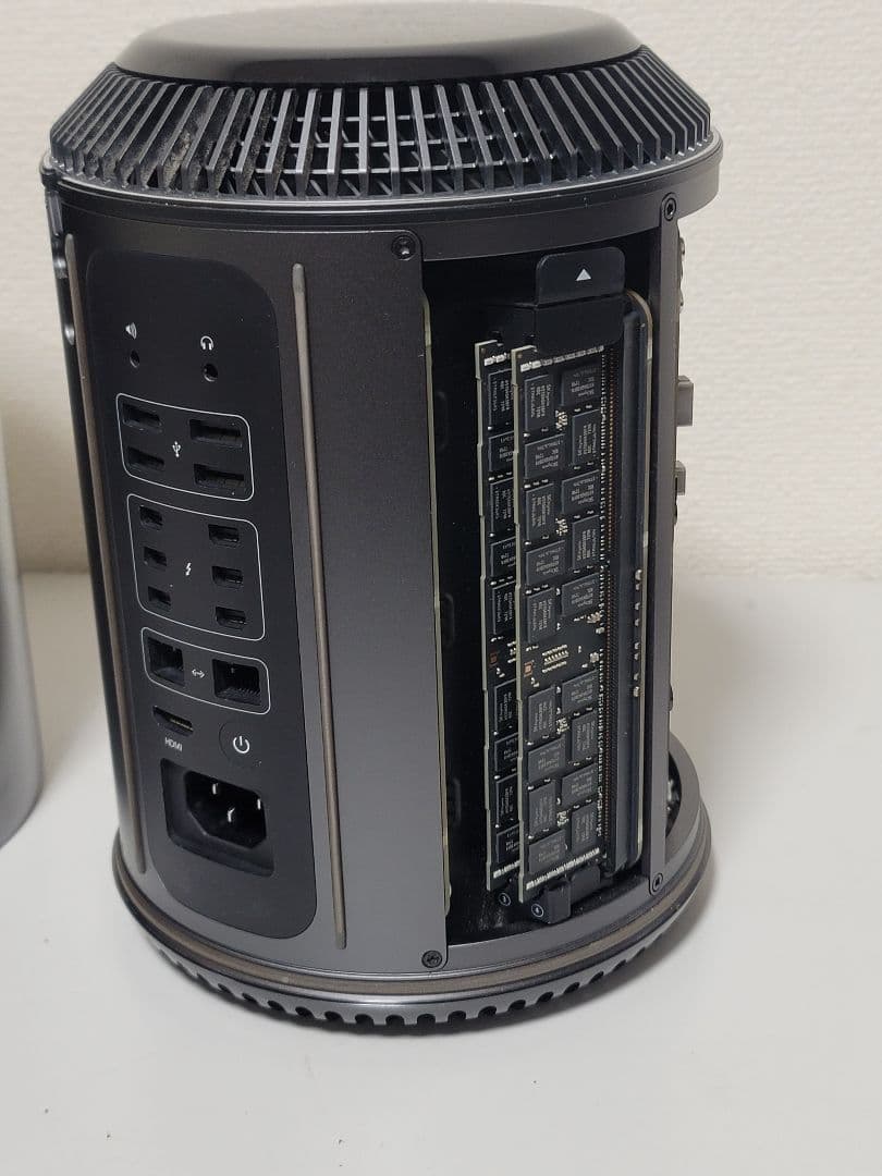 上位　Mac Pro 12コアXeon/64GB/SSD1TB/D500×2