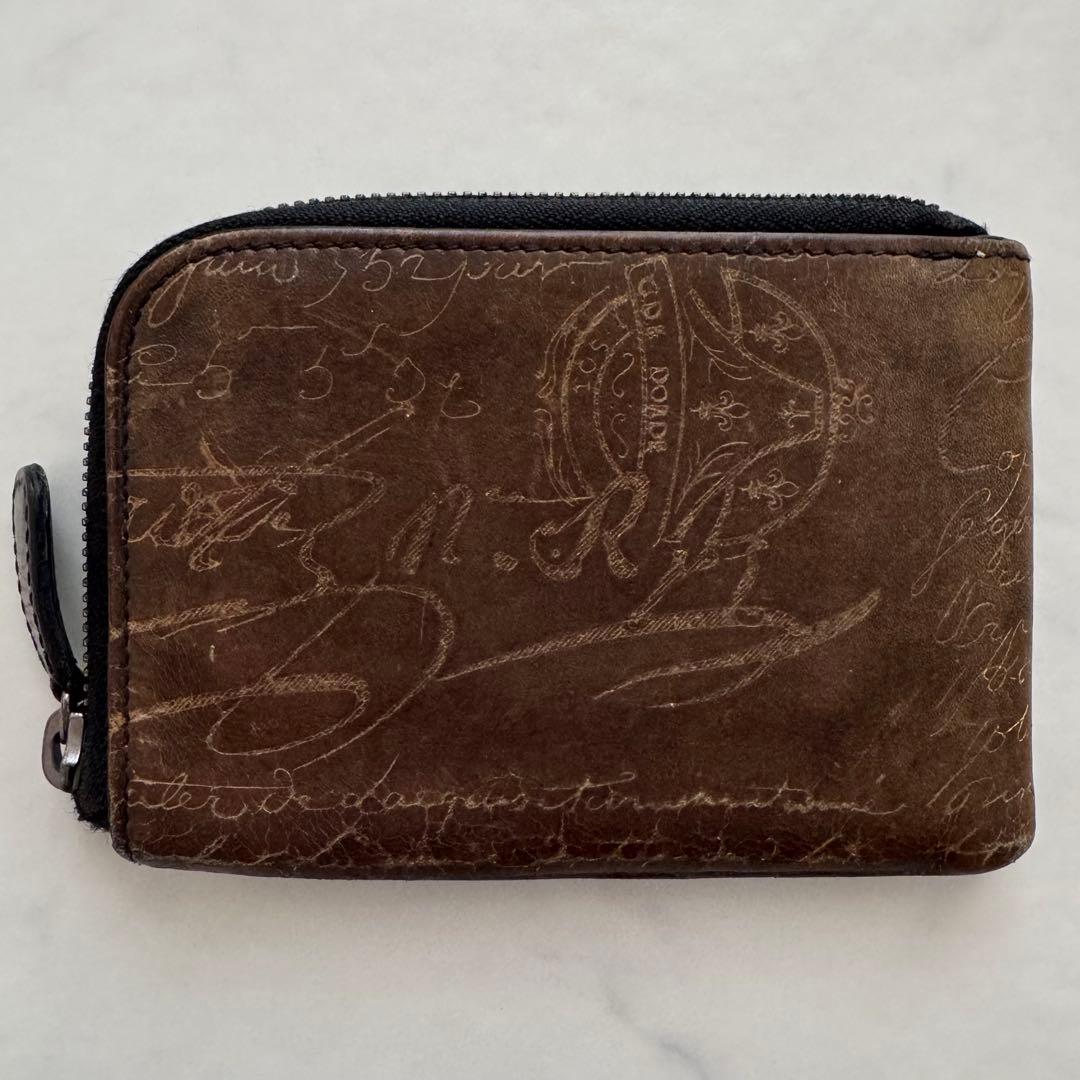 ベルルッティ カリグラフィ コンパクトウォレット レザー ブラウン チェーン付