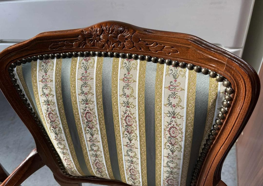 みーちゃんイタリア製 クラシックな緑とクリームストライプ 2脚椅子55cm