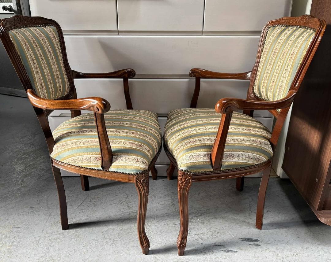 みーちゃんイタリア製 クラシックな緑とクリームストライプ 2脚椅子55cm