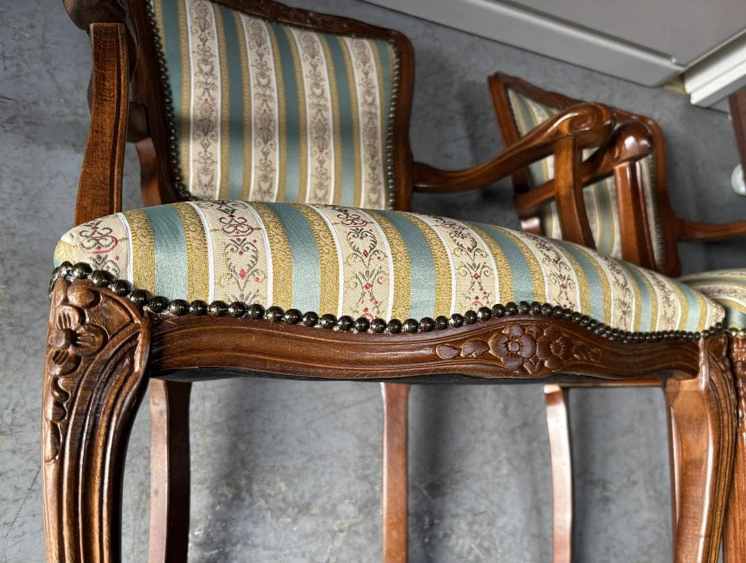 みーちゃんイタリア製 クラシックな緑とクリームストライプ 2脚椅子55cm