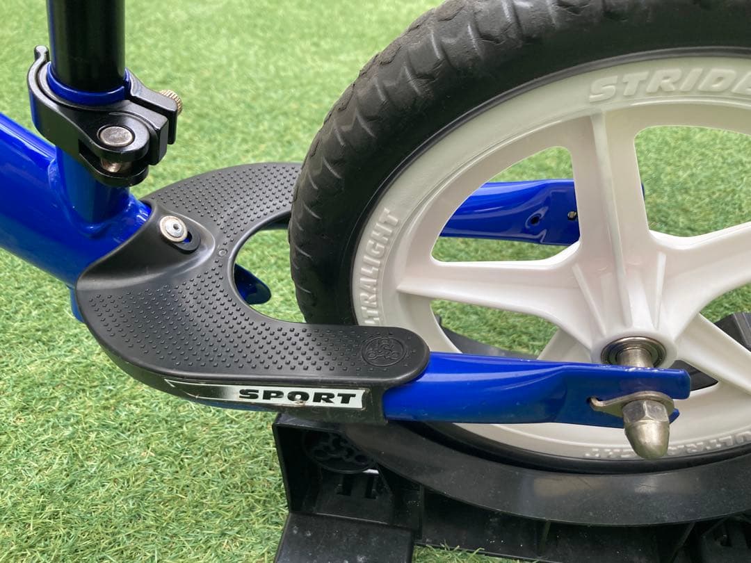 strider ストライダースポーツ　ブルー　美品　 　ホイール（ホワイト）