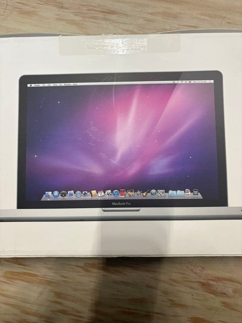 【超美品】MacBook Pro 15インチ　本体（箱、付属品付き）