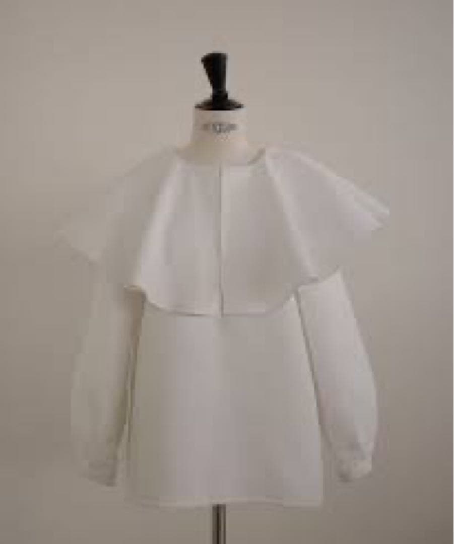 新品 OHGA フリル ブラウス ホワイト