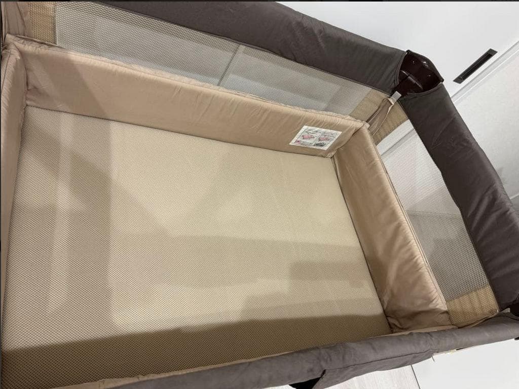 アップリカ ココネルエアー ベビーベッド ココア