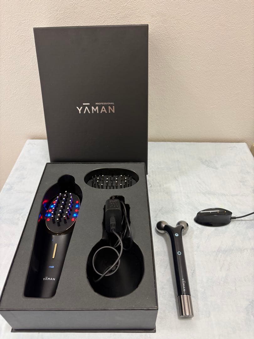 本日限定価格‼️YAMAN ヴェーダスカルプブラシ&フェイスローラー　稼働品