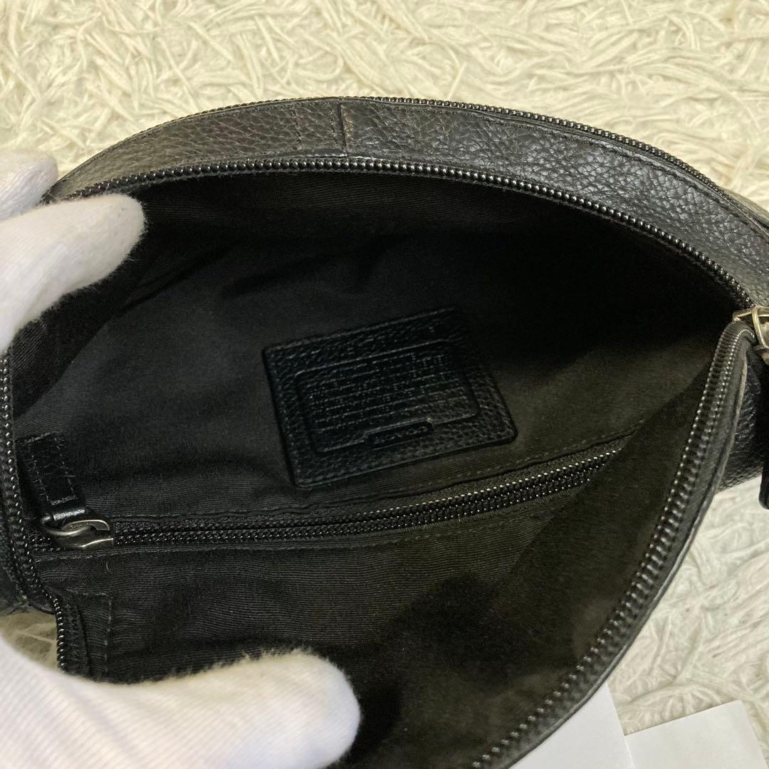 極美品 スリングバッグ ボディバッグ ウエストバッグ ブラック 黒