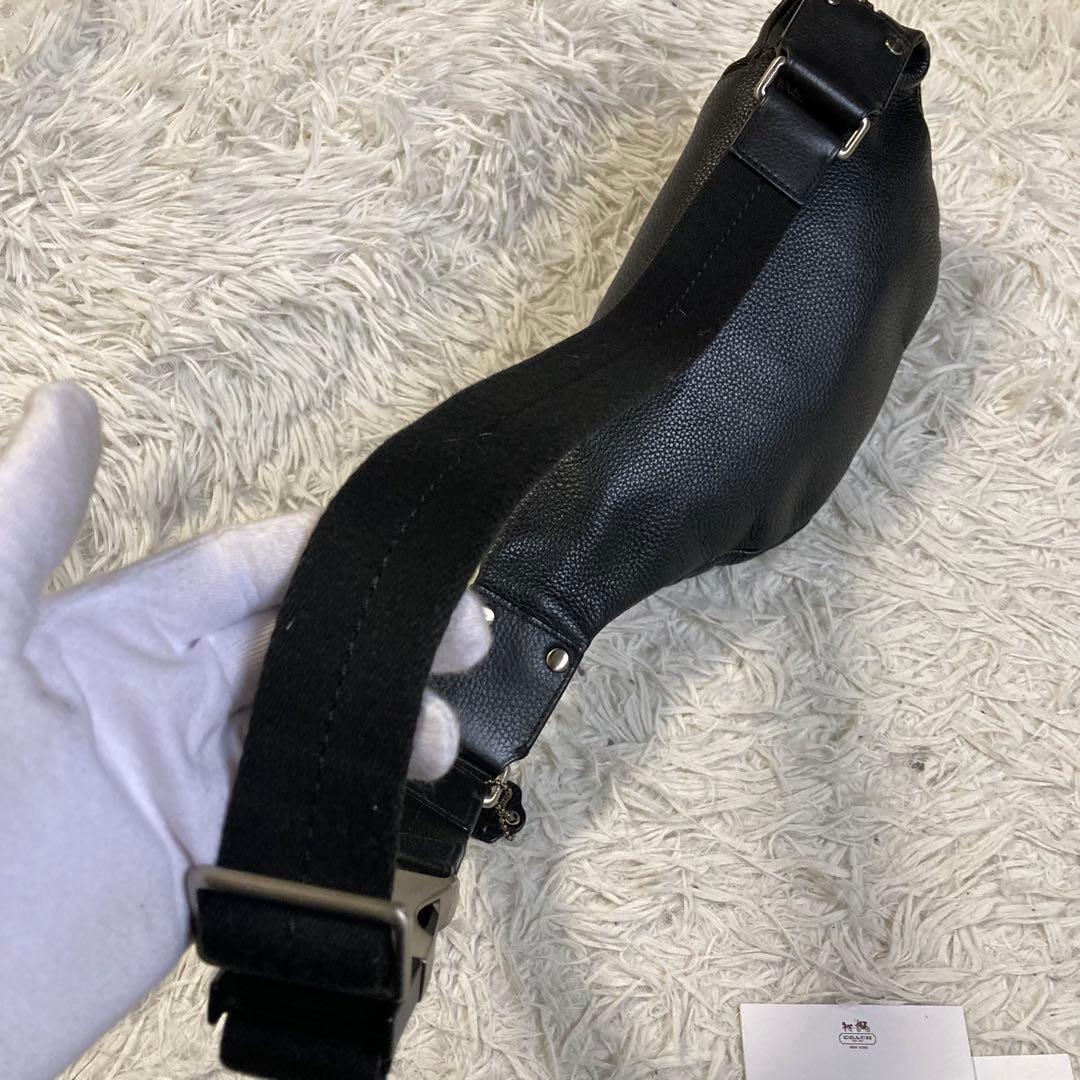 極美品 スリングバッグ ボディバッグ ウエストバッグ ブラック 黒