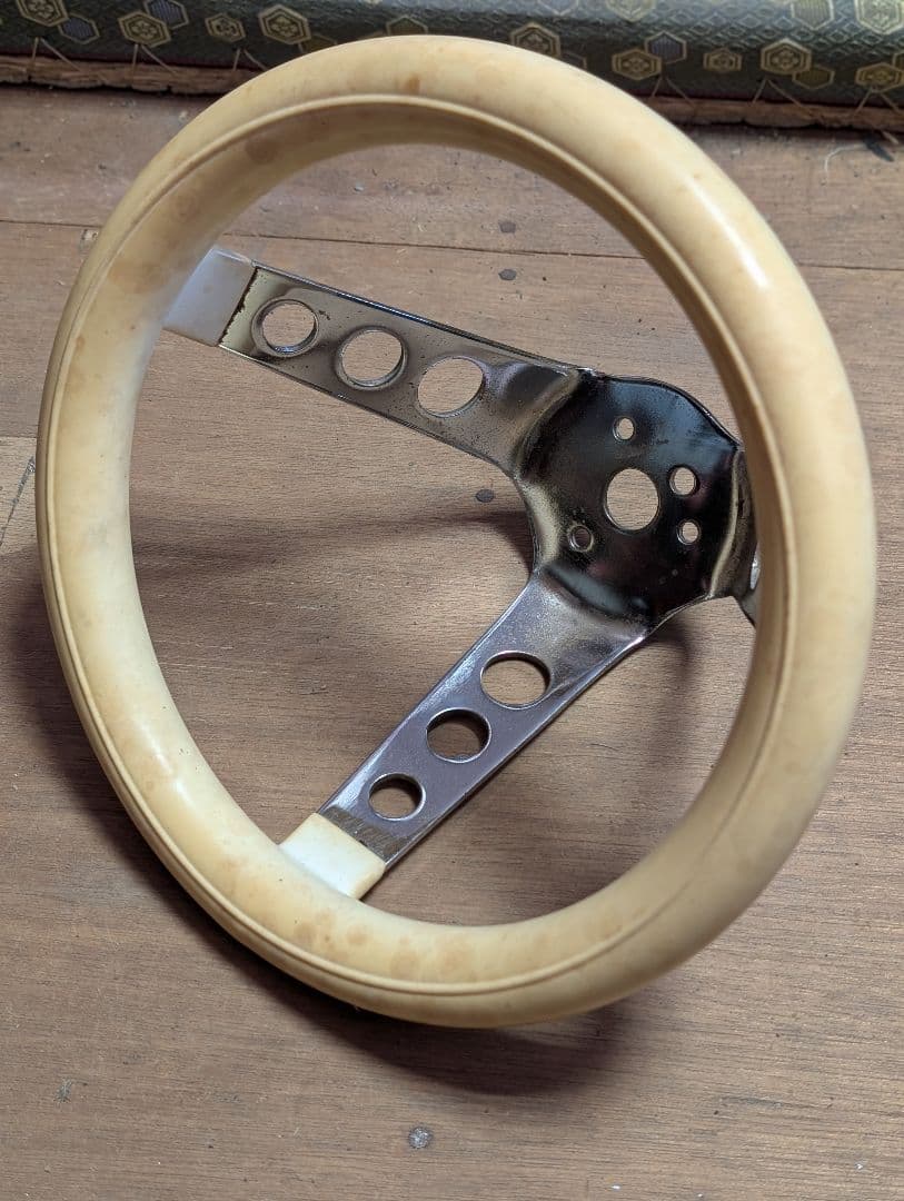 当時物ムーンアイズ グランツ 白ステアリング 10インチ