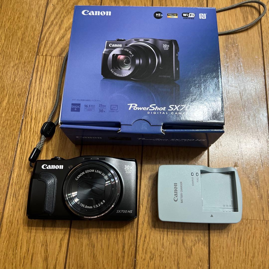 Canon PowerShot SX700 HS 本体と充電器