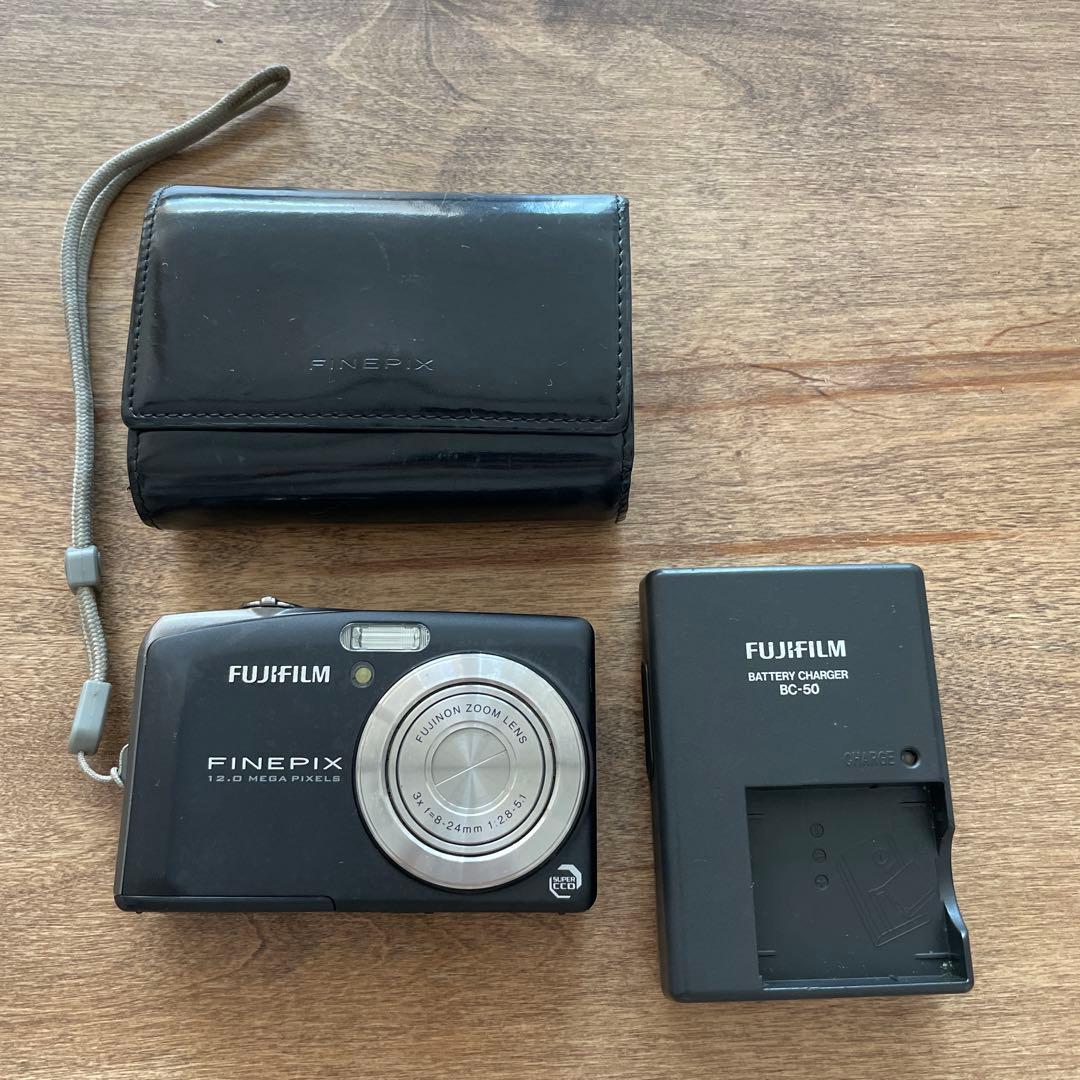 動作品　FUJIFILM FinePix F60fd デジタルカメラ　ブラック