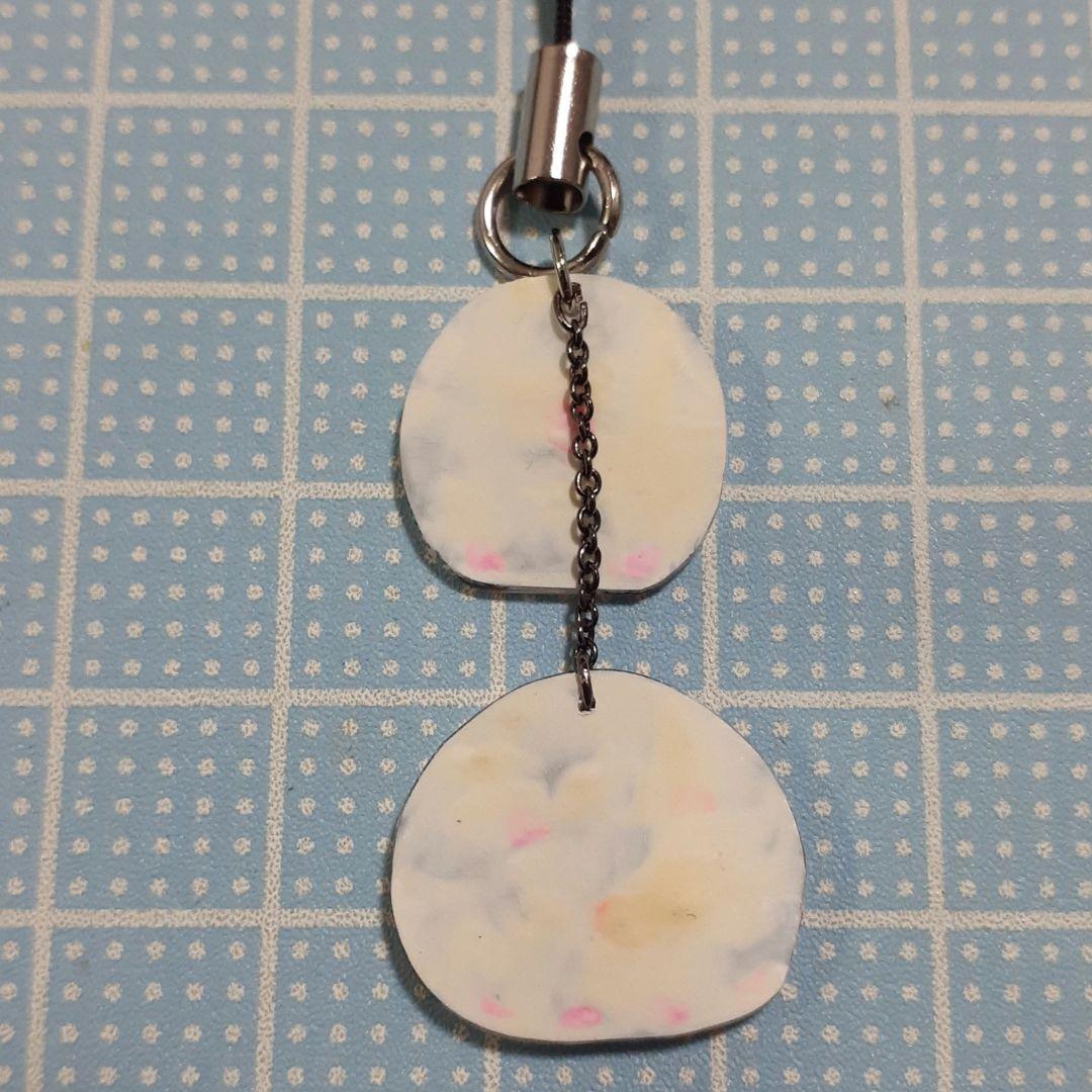 ハンドメイド　ハリネズミとお尻のストラップ　大きめ　カニカンに変更可能です。