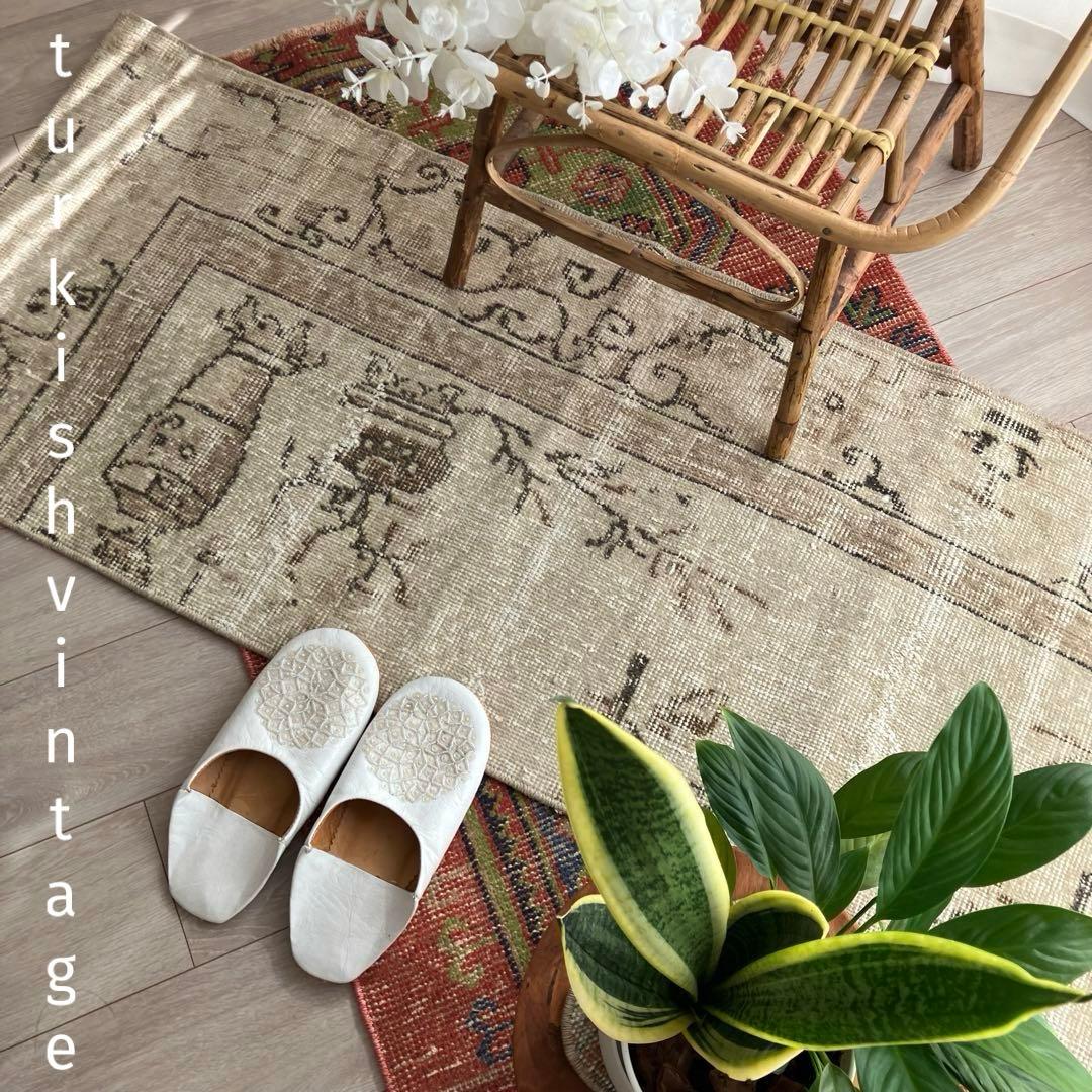 上品ベージュミルキー55×133✳︎花瓶　ロング　ランナー　トルコヴィンテージラグ