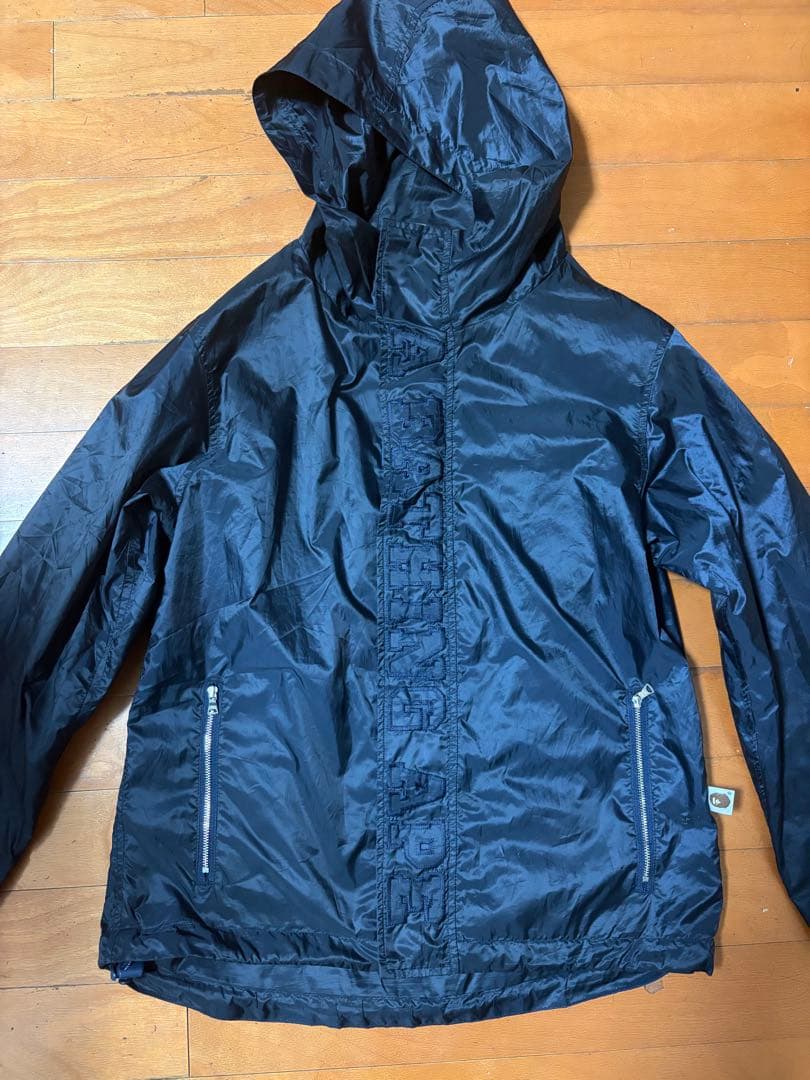 A BATHING APEナイロンマウンテンパーカースノボジャケット型 Bape