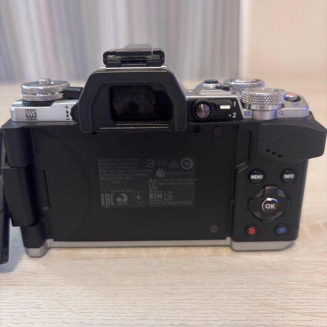 オリンパス OM-D em-5 mark ⅱ 【シャッター回数約1600回】