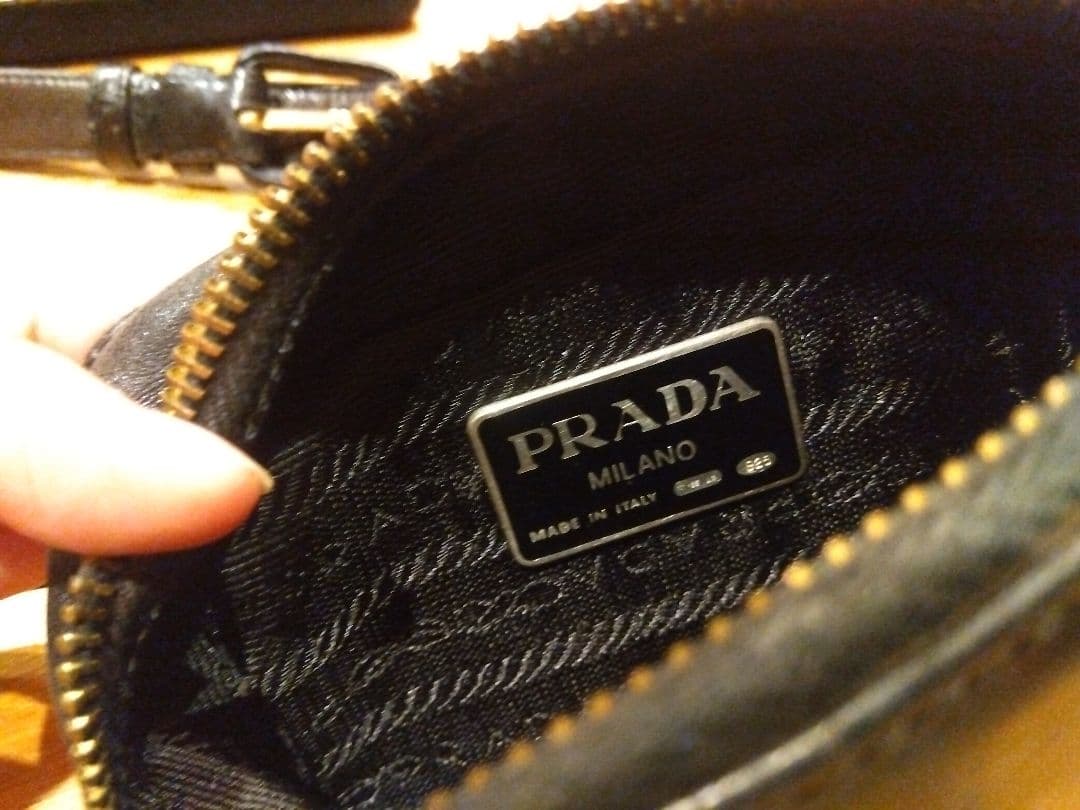 PRADA レザー ウエストバッグブラック