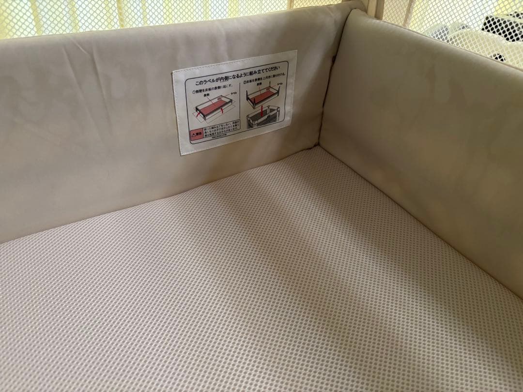 アップリカ ココネルエアーAB ホワイトグレー　ベビーベッド