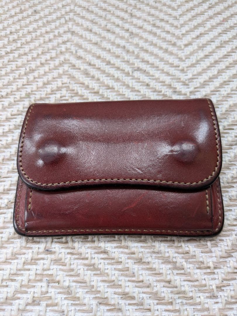 ワイルドスワンズ タング サドルプルアップ バーガンディ 王冠長文ロゴ