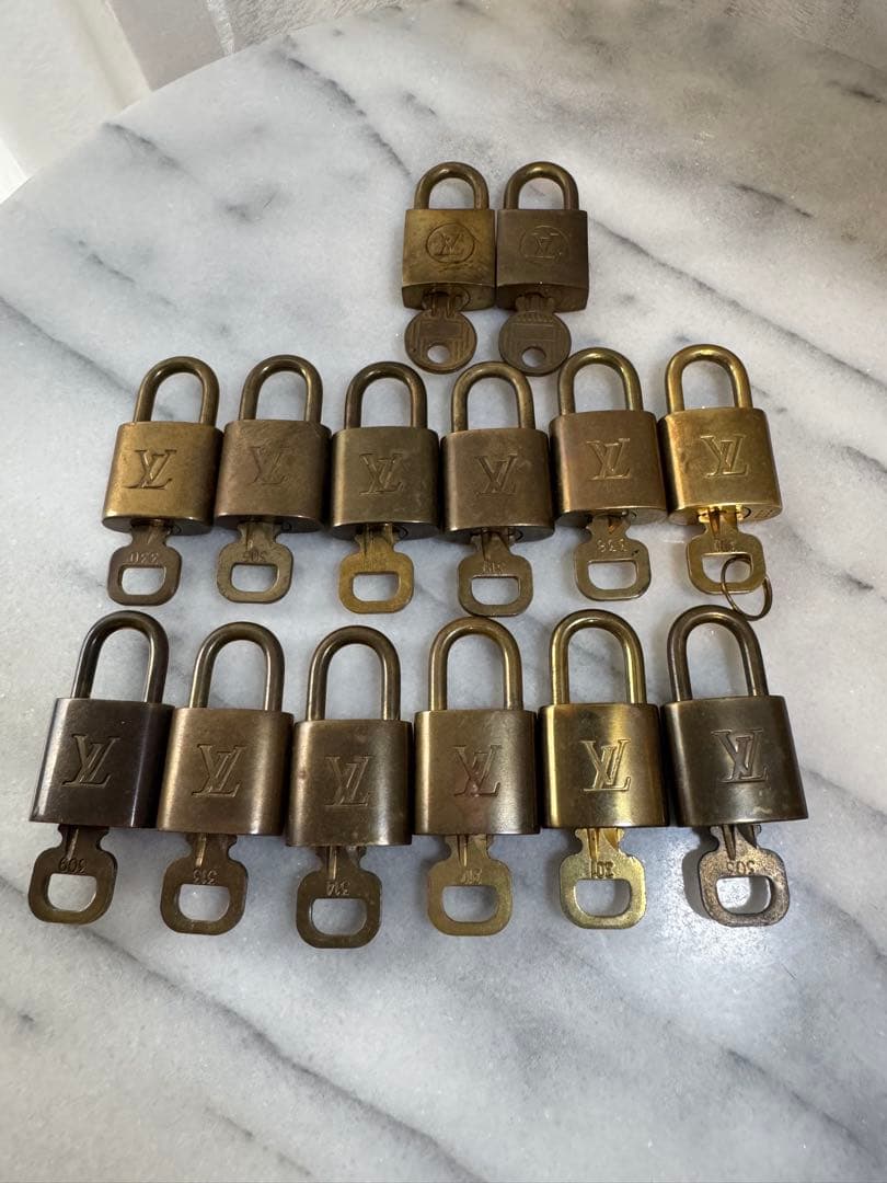 ルイ・ヴィトン 南京錠 14個セット キー付き
