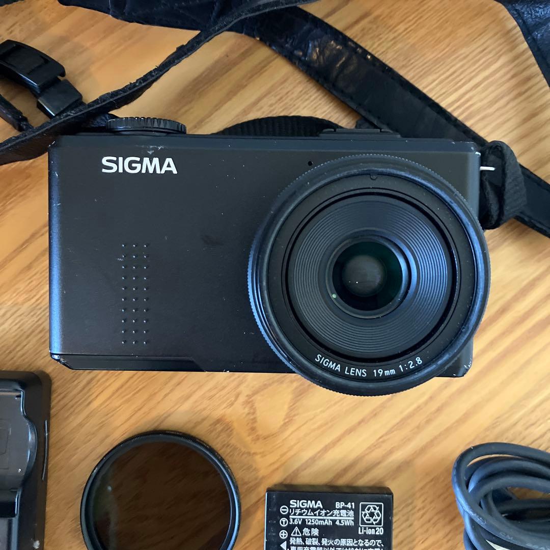 Foveonセンサー最高画質 即戦力付属品完備SIGMA DP1 Merrill