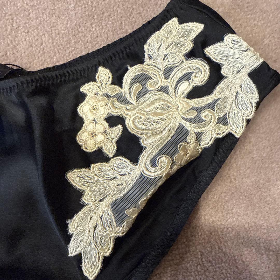 LA PERLA ブラック刺繍シルクショーツ 新品未使用