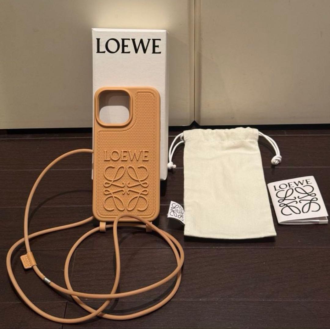 【美品】LOEWE スマートフォンショルダー（iPhone14promax）