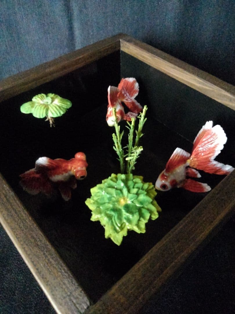 木彫りの金魚
