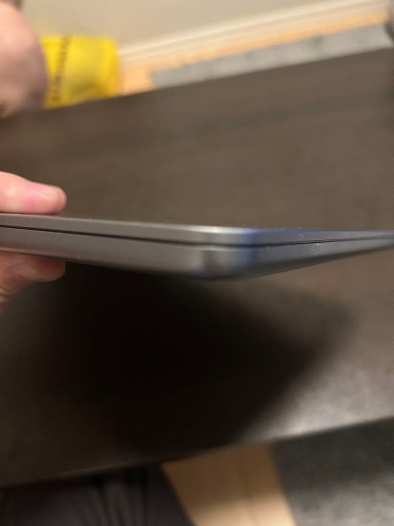 アップル Macbook Air M2 2022 13インチ