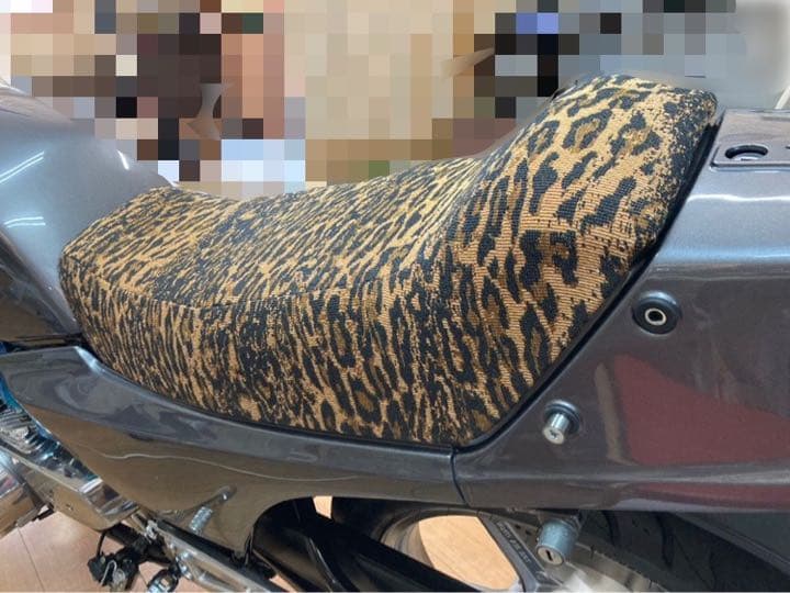 k*a様 z400gp ジュリアーリシート 貼り直し レオパード