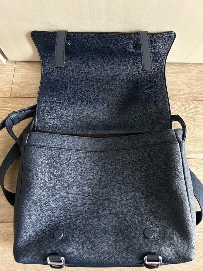 ♪ ロエベネイビー レザー メッセンジャーバッグ