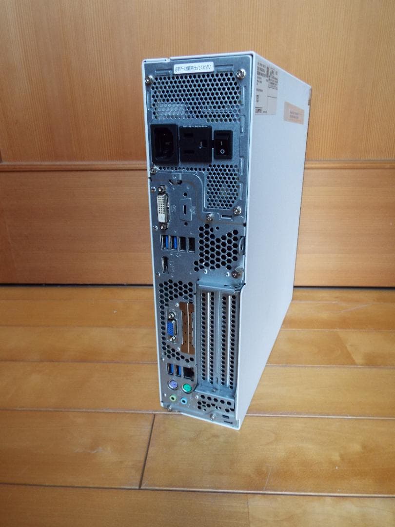 Windowsデスクトップ ESPRIMO D588/BX i3-8100 SSD256G+HDD500G