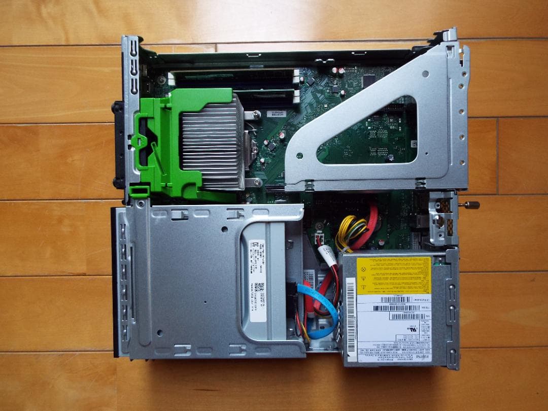 Windowsデスクトップ ESPRIMO D588/BX i3-8100 SSD256G+HDD500G