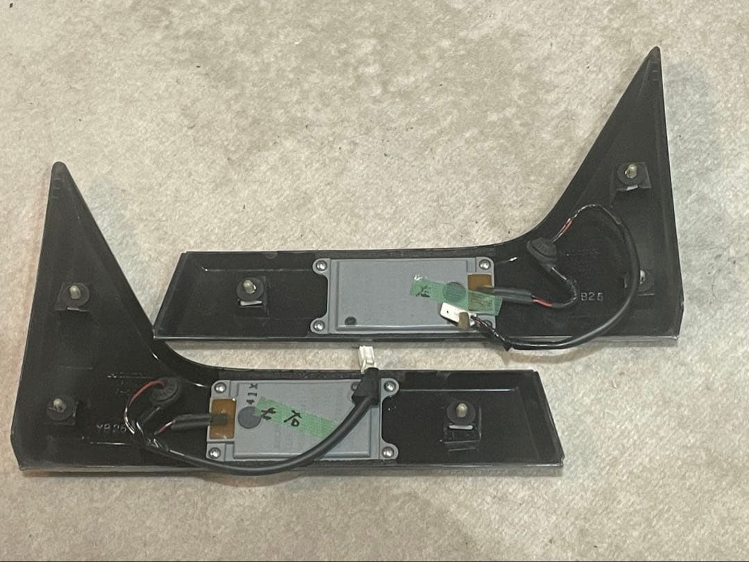 ホンダ純正　N-WGN JH1 クォーターサイドイルミネーション　左右